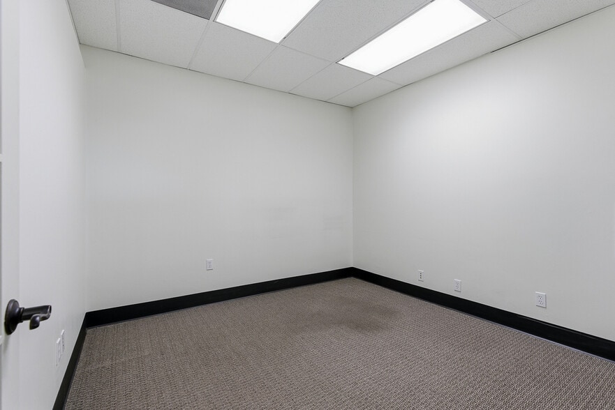 More Photos Of 2943-2947 Foothill Blvd, La Crescenta Medical For Lease