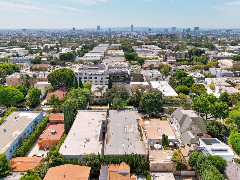 More Photos Of 7631 Norton Ave, West Hollywood Apartments For Sale