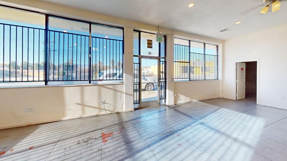 More Photos Of 415 E 10th St, Pittsburg Warehouse For Sale