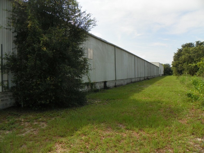 More Photos Of 1107 N Thomas Ave, Leesburg Warehouse For Lease
