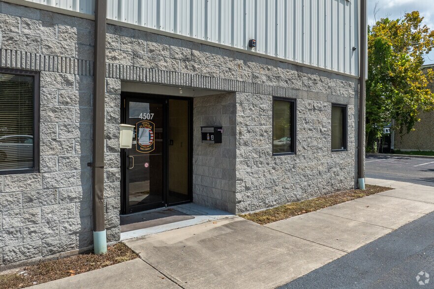 More Photos Of 4507 36th St, Orlando Service For Lease