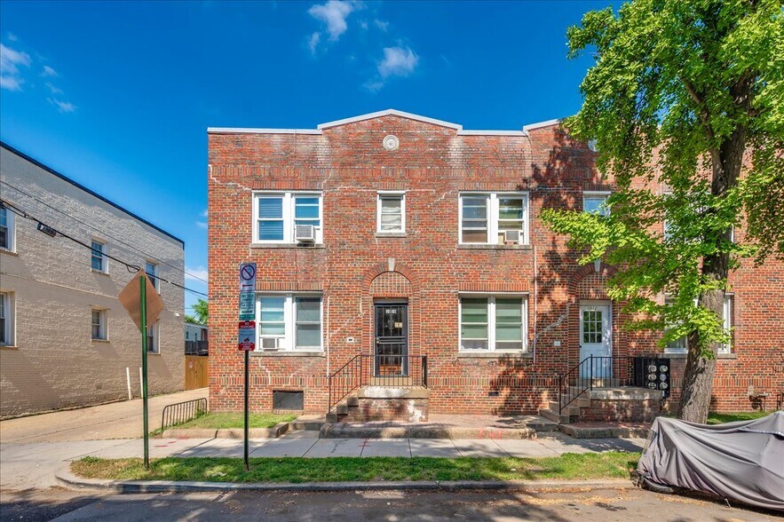 More Photos Of 1010-1012 16TH Street NE, Washington Apartments For Sale