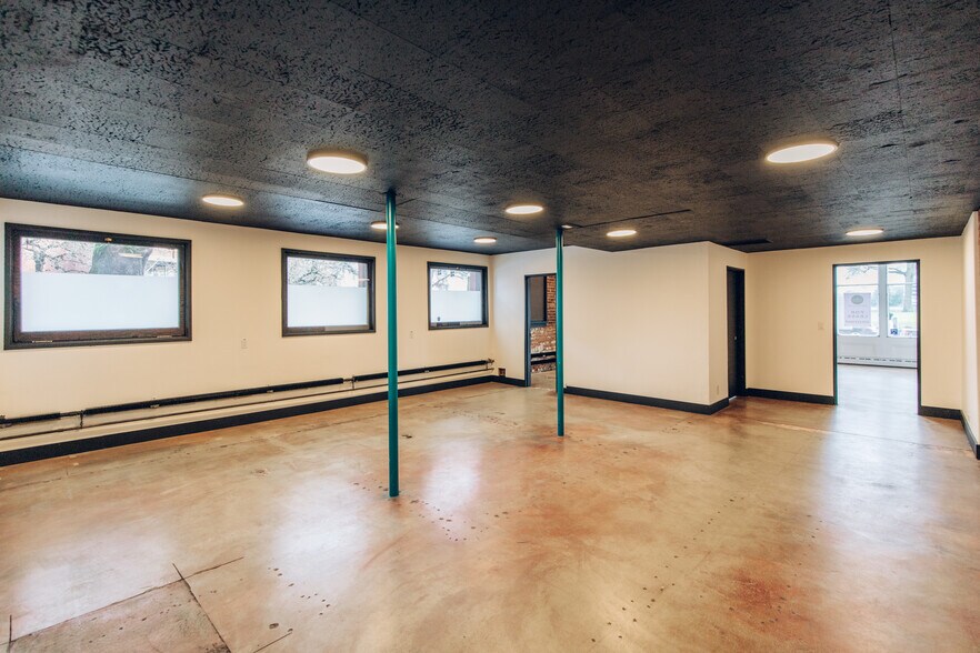 More Photos Of 10 SW Ash St, Portland Office For Lease