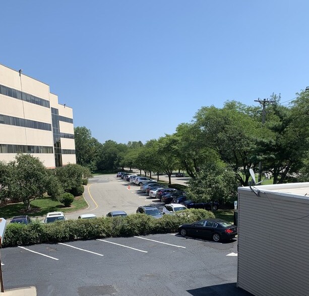 More Photos Of 484 N State Rt 17, Paramus Storefront Retail Office For Lease