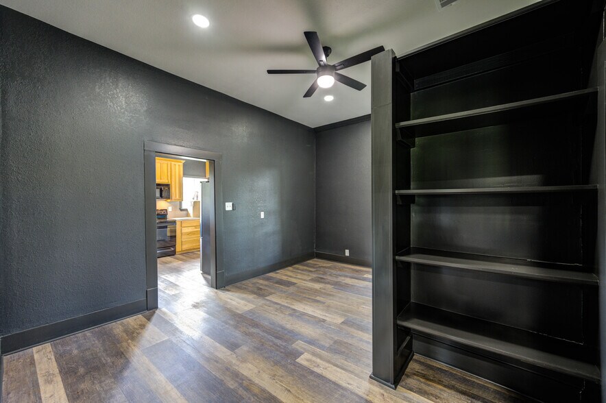 More Photos Of 602 E Myrtle St, Angleton Office Residential For Sale