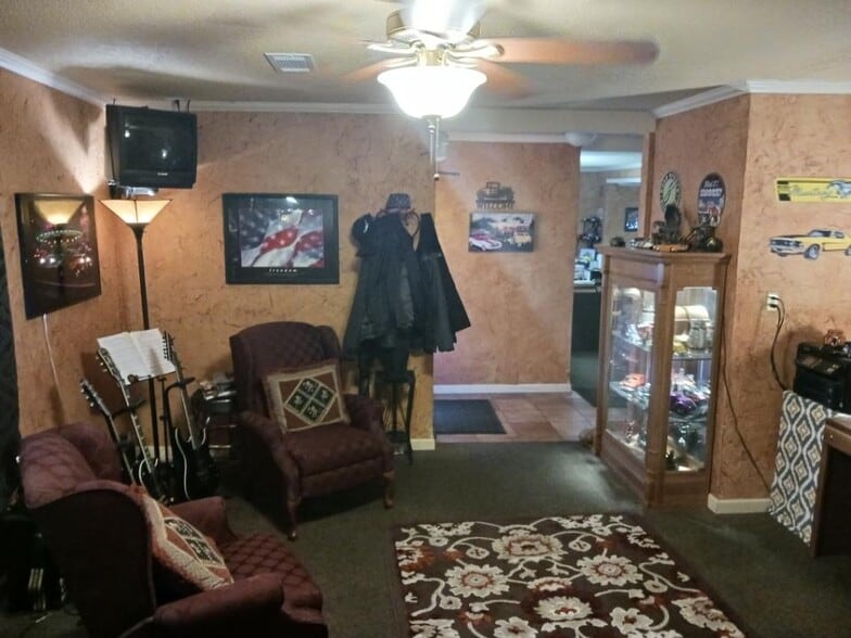 More Photos Of 4161 Hwy 62 SW, Mountain Home Restaurant For Sale