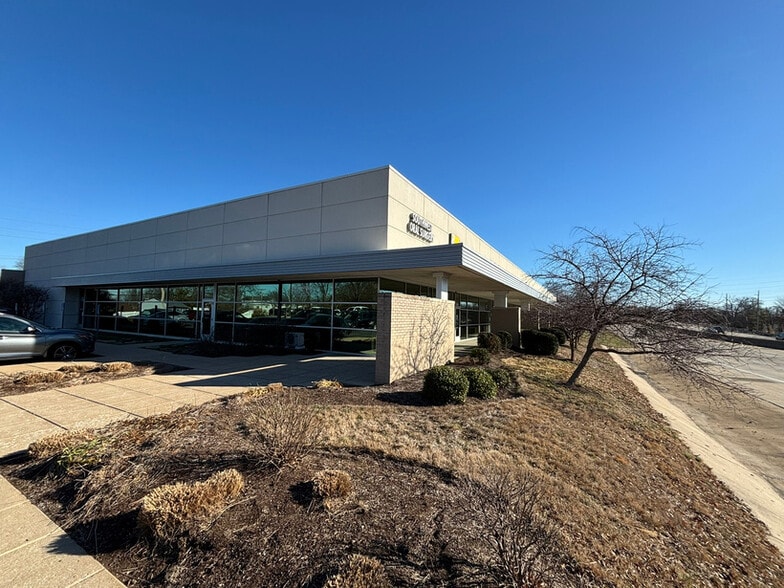 More Photos Of 1560-1588 Smizer Station Rd, Fenton Medical For Lease