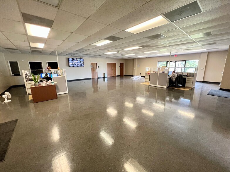 More Photos Of 5101 Village Creek Rd, Fort Worth Truck Terminal For Lease