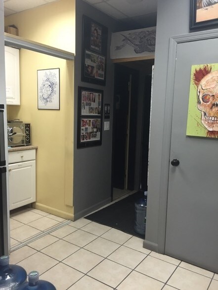 More Photos Of 123-127 Merrick Rd, Amityville Storefront For Lease