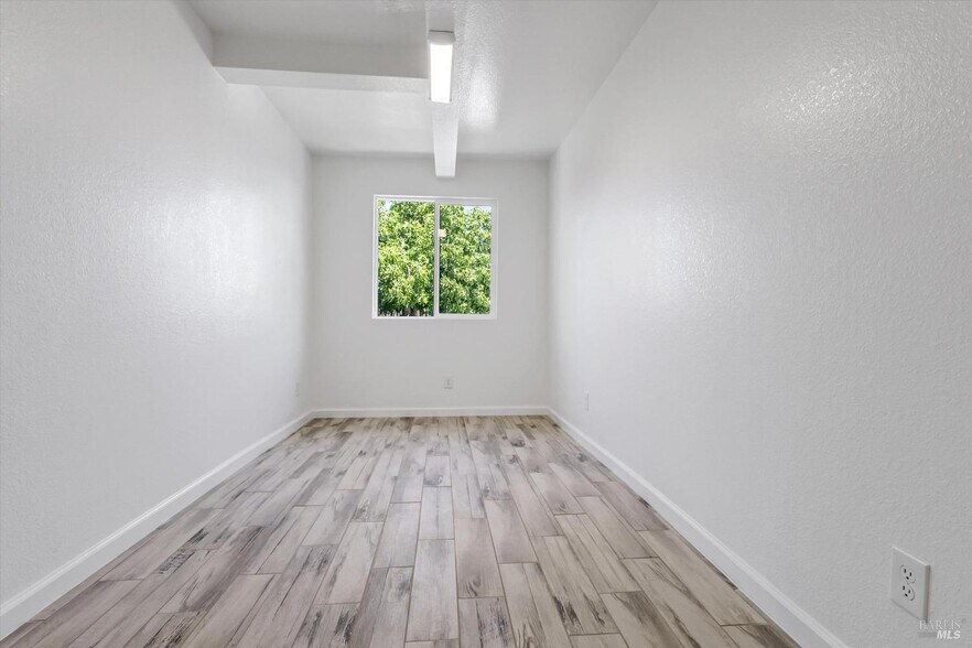 More Photos Of 2113 Dennis Ln, Santa Rosa Multifamily For Sale