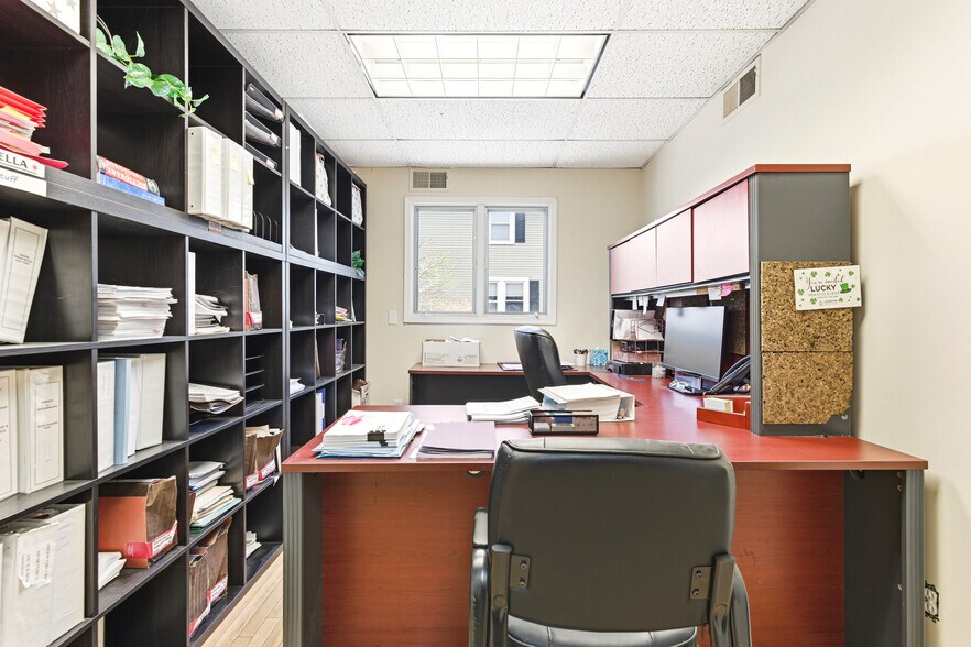 More Photos Of 467 Middlesex Ave, Metuchen Office For Sale