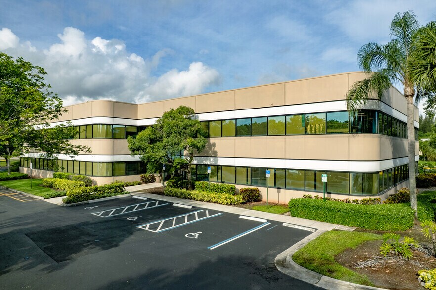 Primary Photo Of 480 Sawgrass Corporate Pky, Sunrise Office For Lease