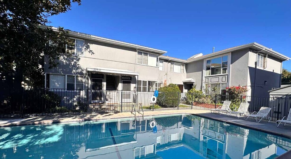 More Photos Of 3144-3152 S Barrington Ave, Los Angeles Apartments For Sale