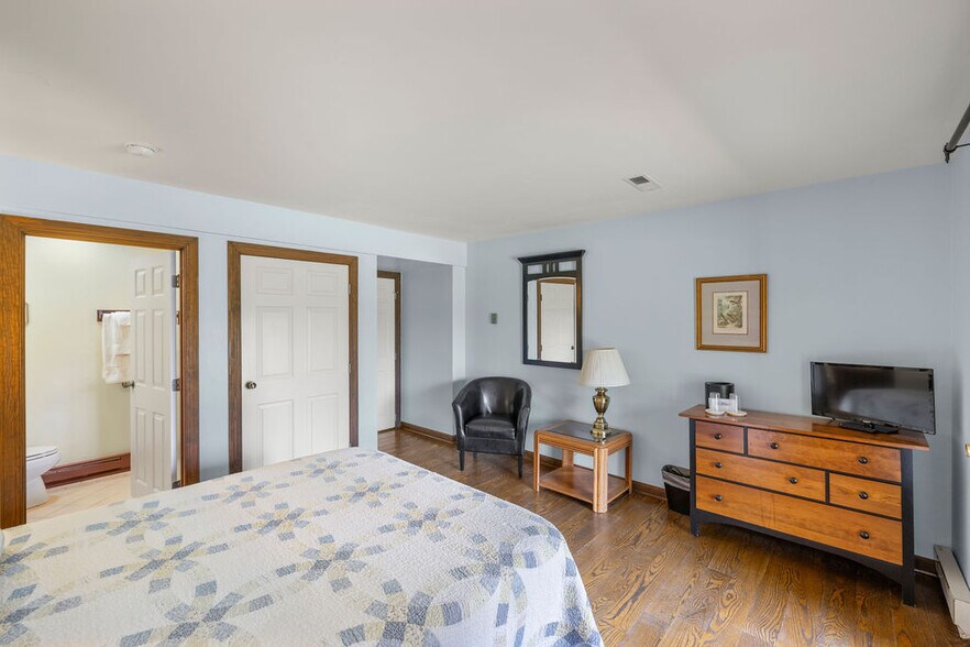 More Photos Of 40 Hospital Rd, Gettysburg Hotel For Sale