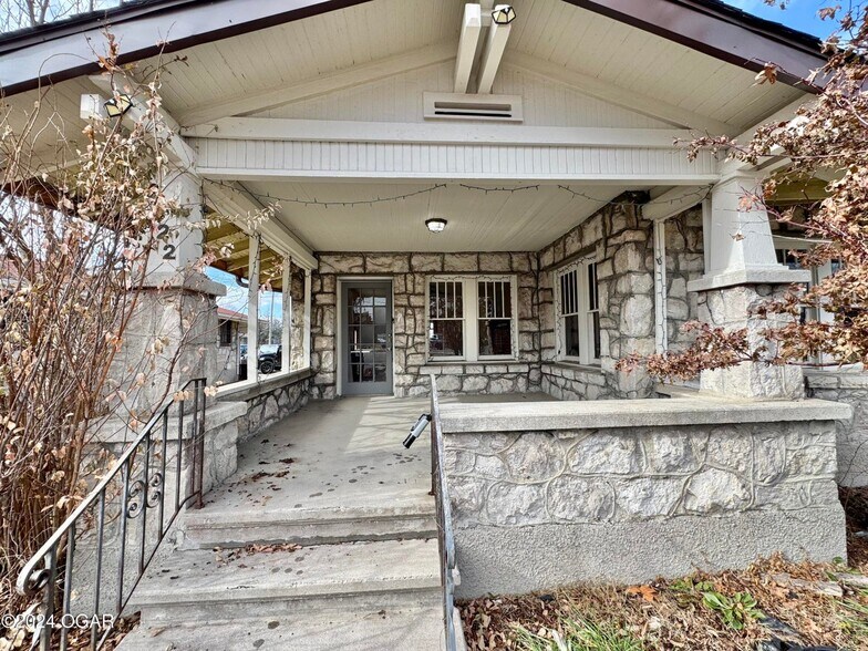 Primary Photo Of 2922 S Main St, Joplin Office For Sale