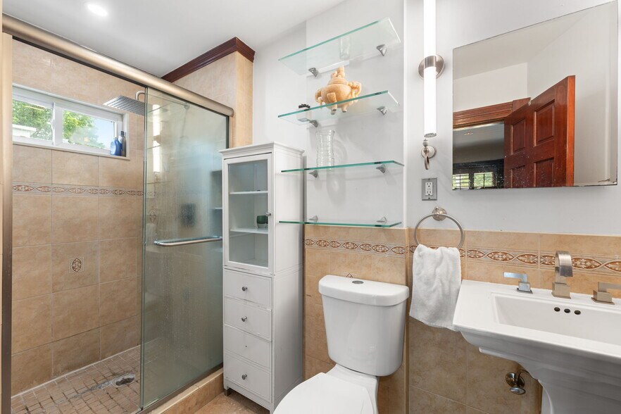 More Photos Of 47 Clinton St, Framingham Apartments For Sale