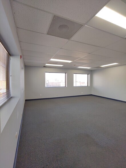 More Photos Of 393 S Harlan St, Lakewood Medical For Lease