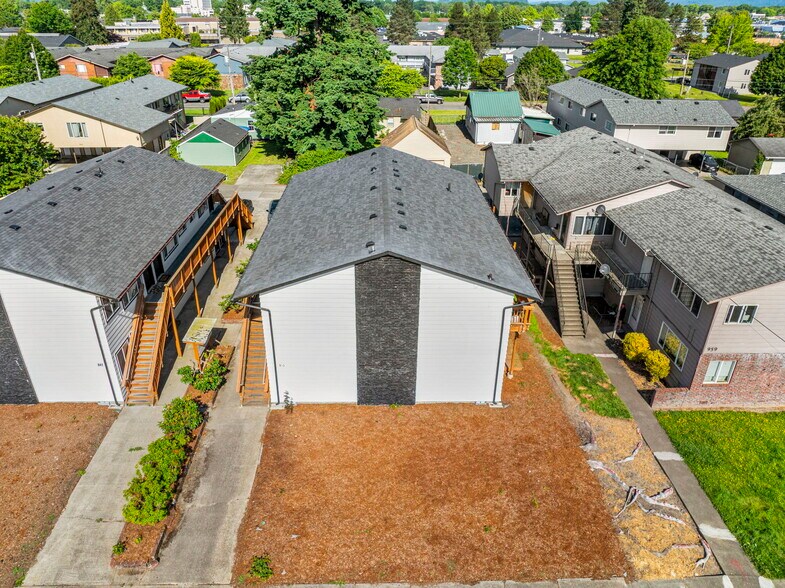 More Photos Of 947 7th Ave, Longview Apartments For Sale
