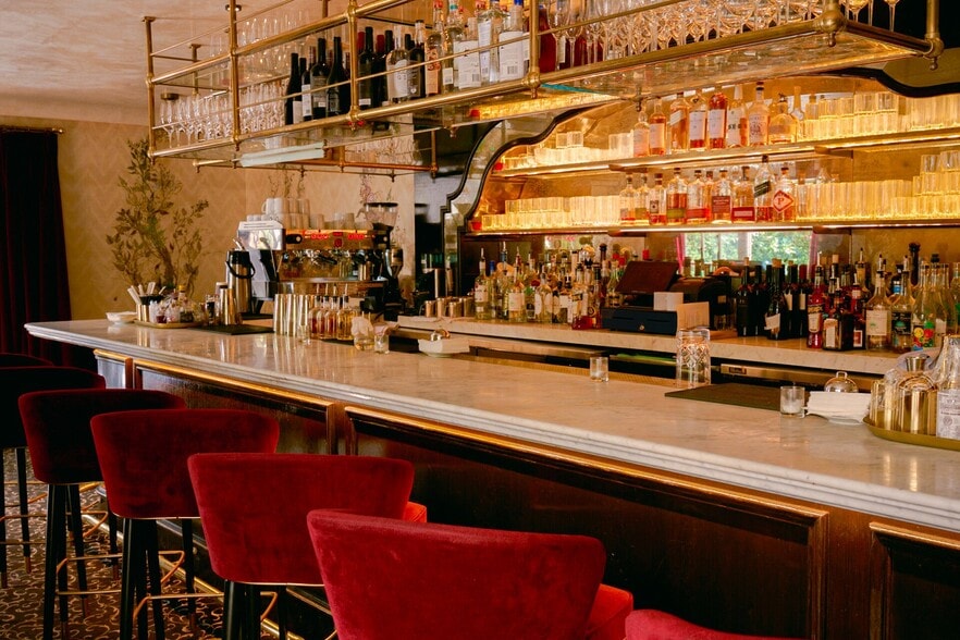 More Photos Of 1730 Western Ave, Los Angeles Hotel For Sale