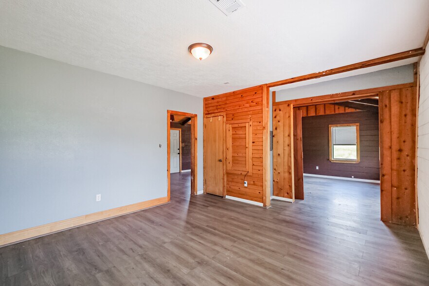 More Photos Of 17857 State Highway 36 S, Somerville Freestanding For Sale