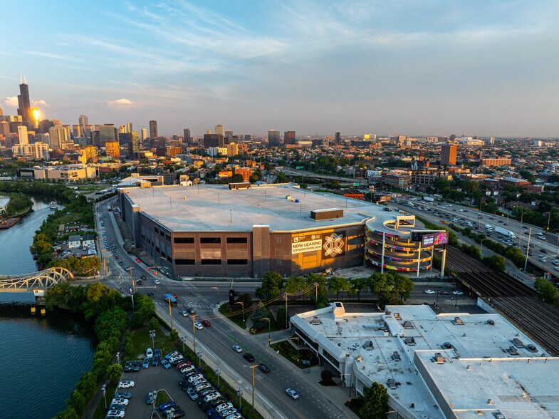 Primary Photo Of 1237 W Division, Chicago Distribution For Lease
