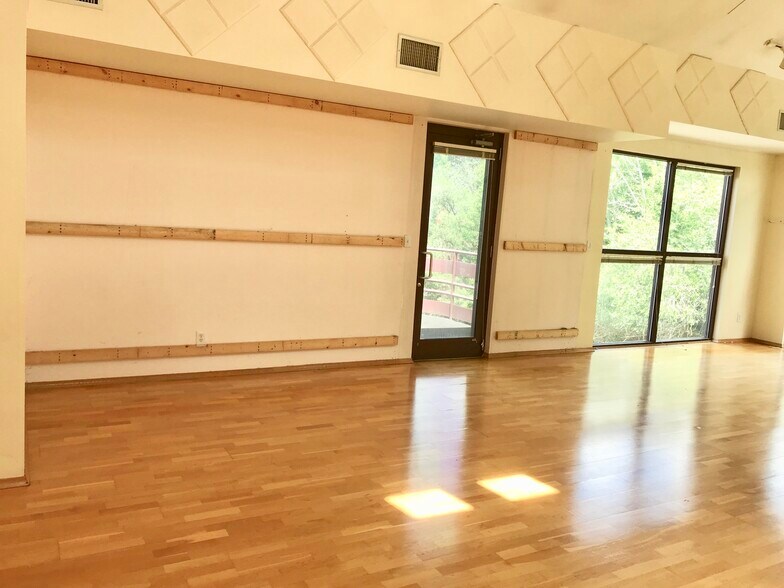 More Photos Of 930 Martin Luther King Jr Blvd, Chapel Hill Office For Lease