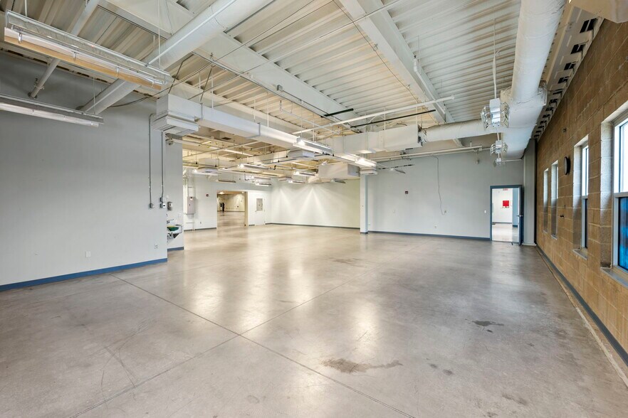 More Photos Of 801 N 2nd St, Berthoud Distribution For Lease