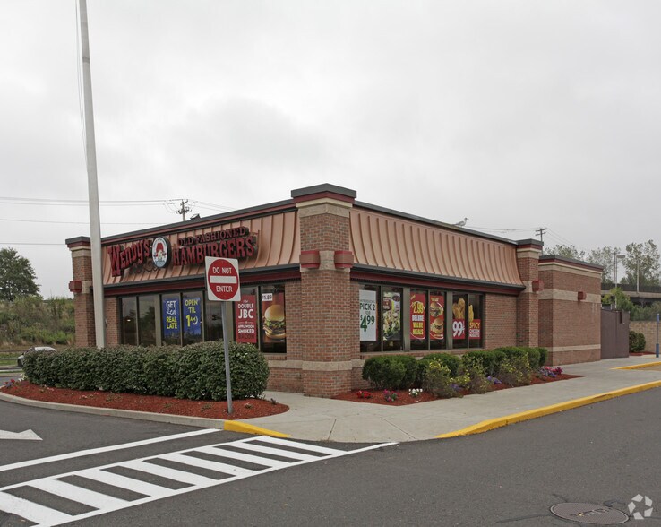 Primary Photo Of 160 Universal Dr N, North Haven Restaurant For Lease