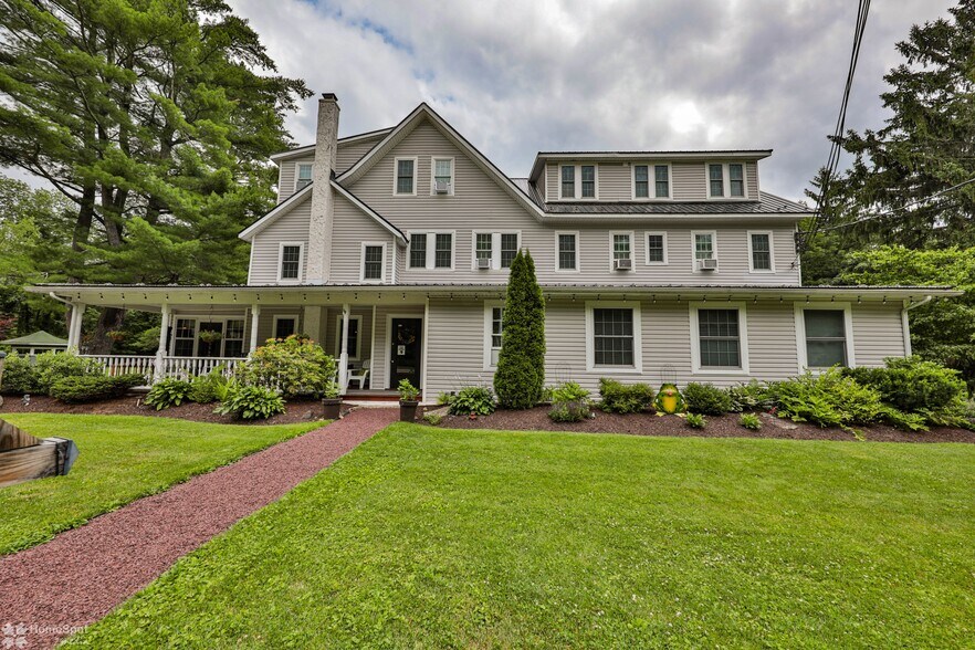 More Photos Of 2468 Route 390, Canadensis Hospitality For Sale