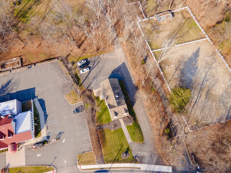 More Photos Of 593 Ramapo Valley Rd, Oakland Medical For Lease