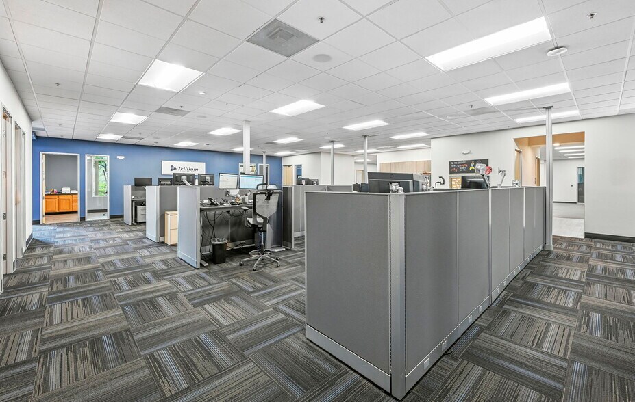 More Photos Of 3164 Lionshead Ave, Carlsbad Office For Sale