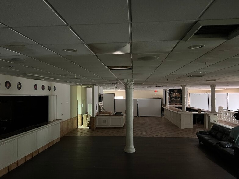 More Photos Of 16805 NW 12th Ave, Miami Hotel For Lease