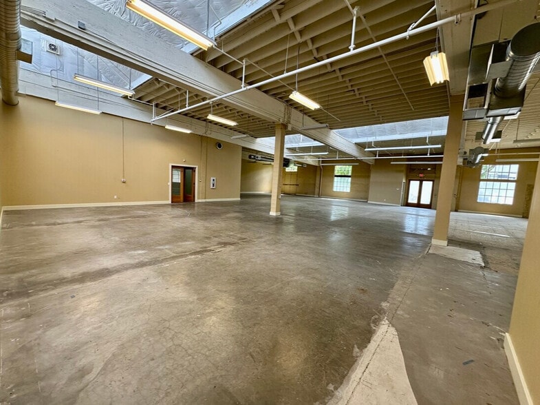 More Photos Of 710 NW 17th Ave, Portland Warehouse For Lease