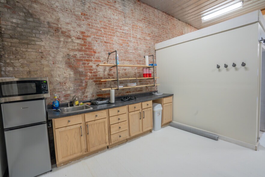 More Photos Of 207 S Railroad St, Brookston General Retail For Sale