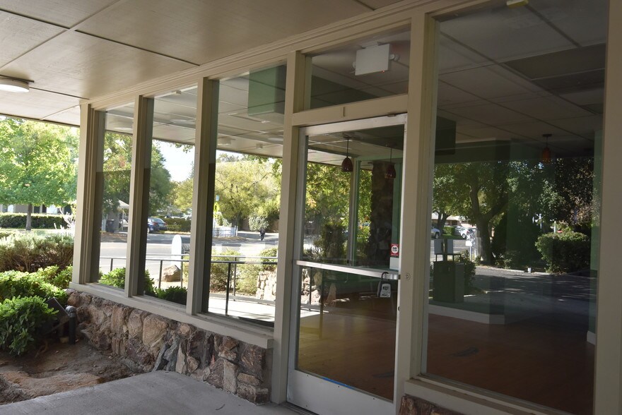 More Photos Of 635 Anderson Rd, Davis Medical For Lease