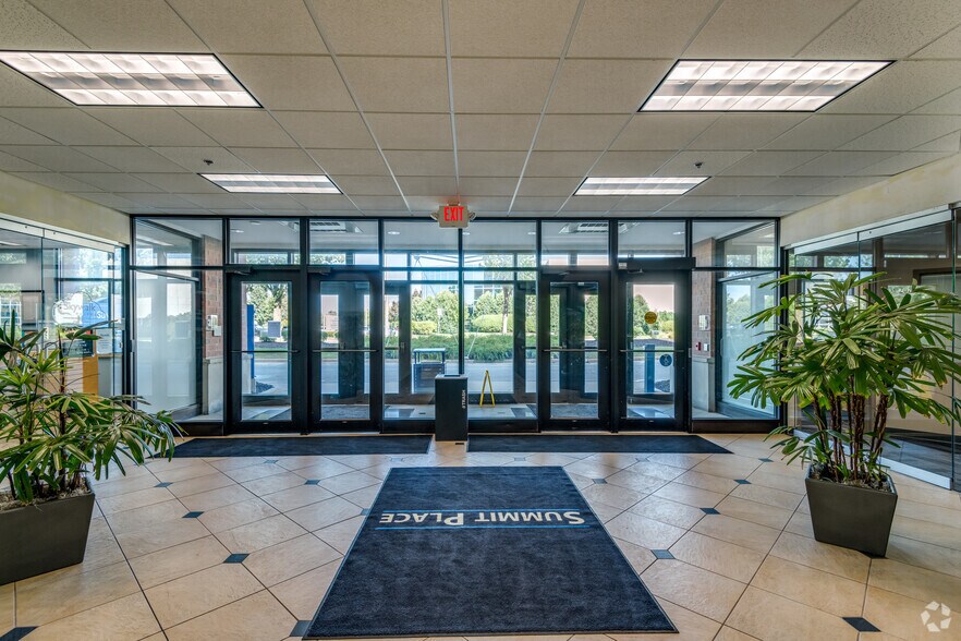 More Photos Of 6737 W Washington St, West Allis Office For Lease