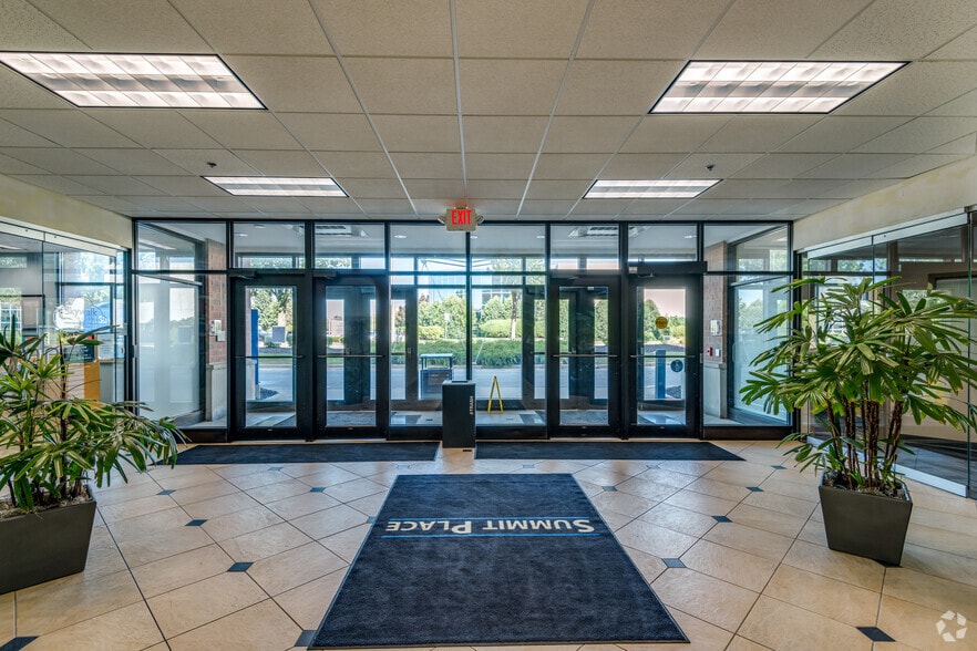 More Photos Of 6737 W Washington St, West Allis Office For Lease