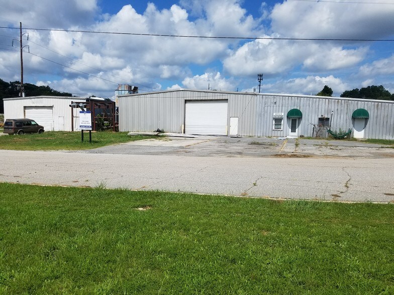 Primary Photo Of 1770 Homer Corn Rd SE, Smyrna Manufacturing For Sale