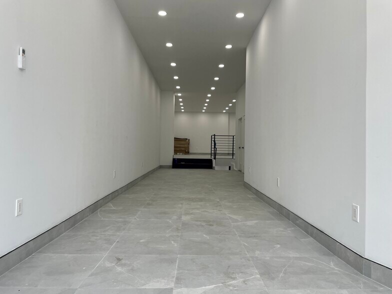 More Photos Of 566 Wilson Ave, Brooklyn Storefront For Lease