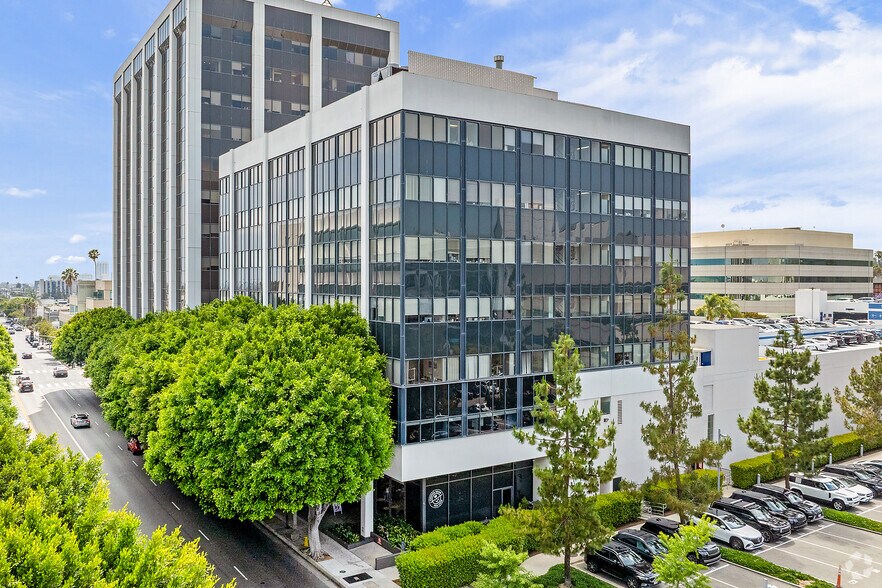 Primary Photo Of 2021 Santa Monica Blvd, Santa Monica Office For Lease
