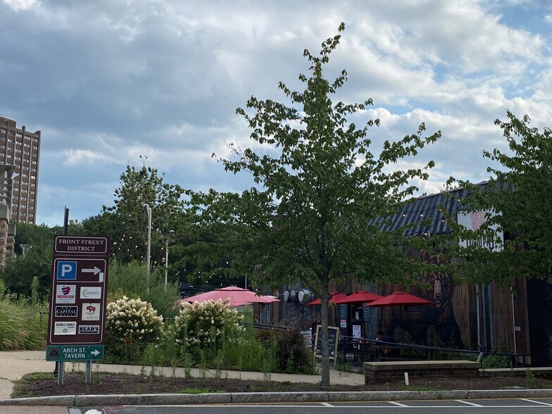 More Photos Of 89 Arch St, Hartford Restaurant For Sale