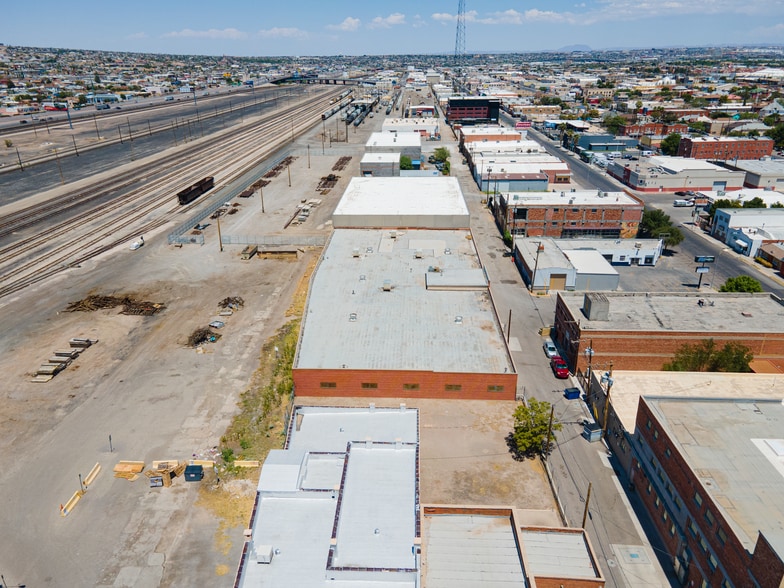 More Photos Of 220 N Saint Vrain St, El Paso Light Distribution For Sale