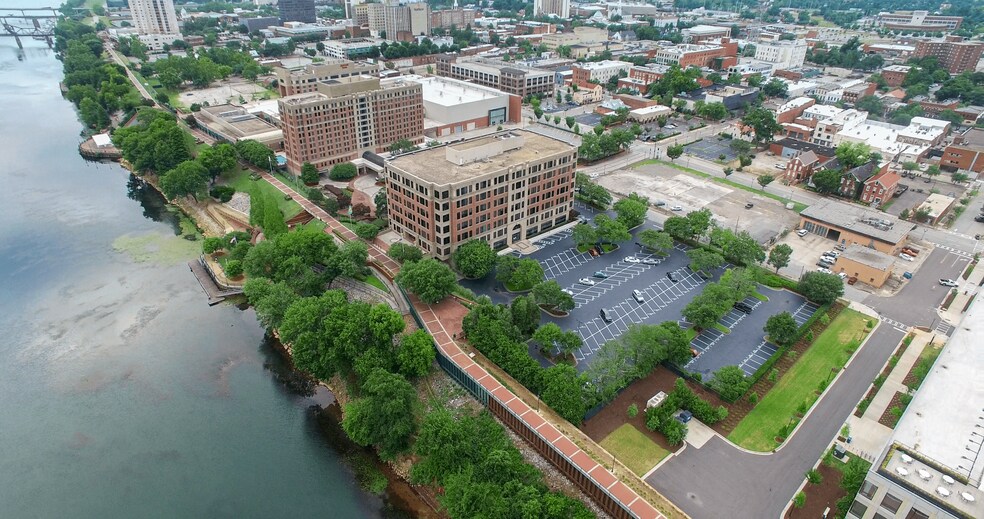 More Photos Of 1 10th St, Augusta Office For Lease