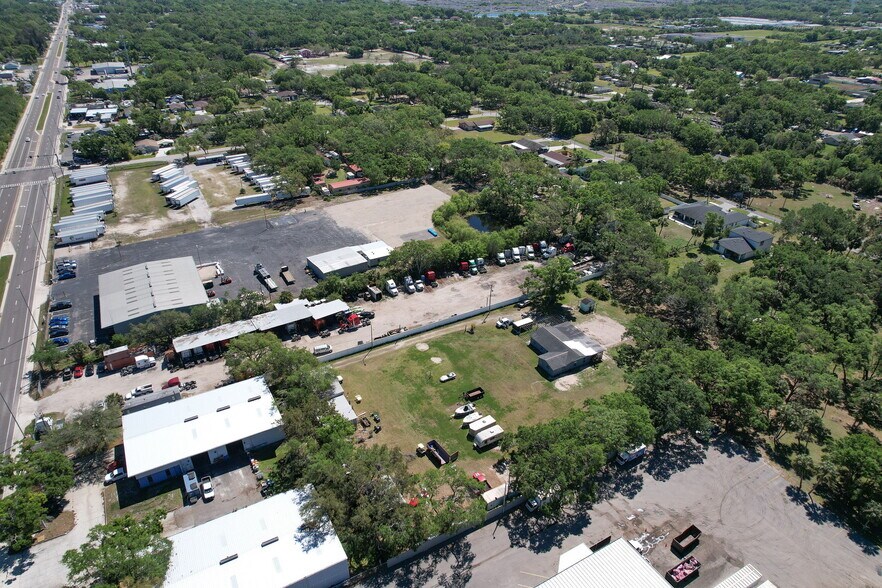 More Photos Of 5921 Causeway Blvd, Tampa Flex For Sale