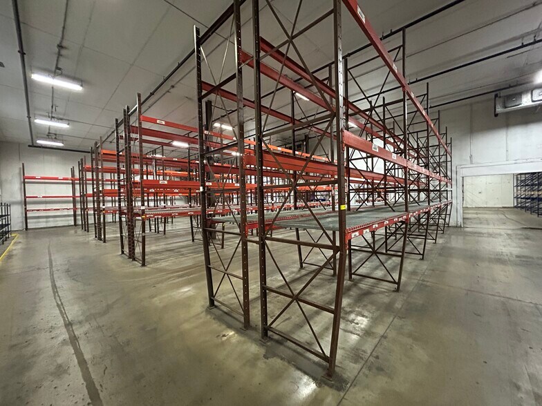 More Photos Of 1840 Commerce Dr, South Bend Warehouse For Lease