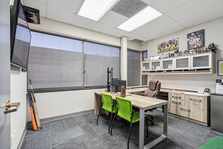 More Photos Of 200 Mineral Springs Rd, Rockaway Medical For Sale