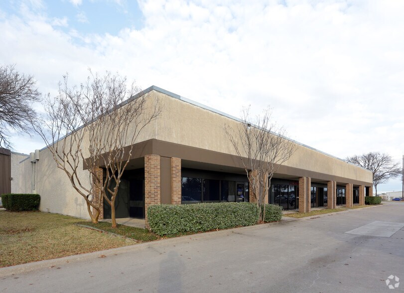 More Photos Of 10338-10382 Miller Rd, Dallas Light Manufacturing For Lease