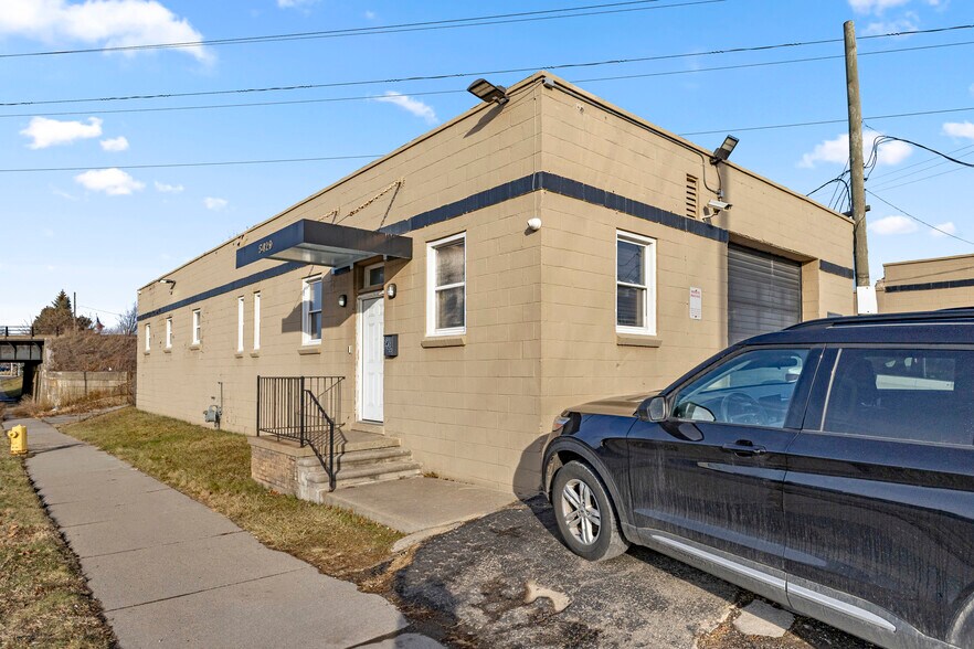 More Photos Of 5420 Oakman Blvd, Dearborn Warehouse For Sale