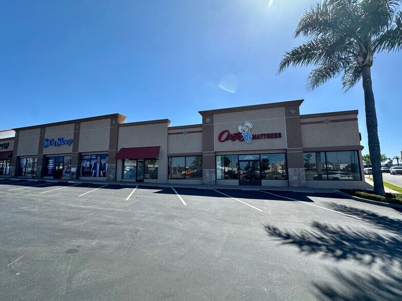 More Photos Of 1700-1712 Newport Blvd, Costa Mesa Freestanding For Lease