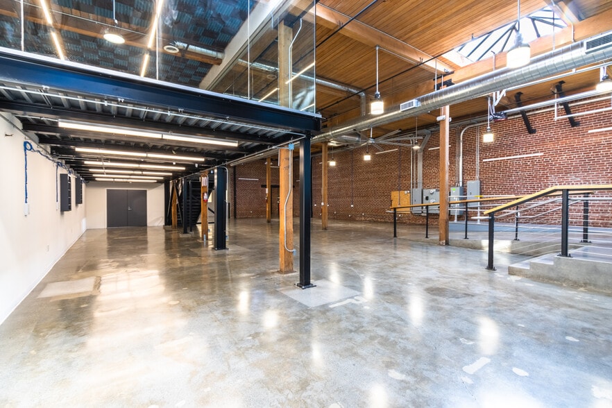 More Photos Of 75 14th St, San Francisco Light Distribution For Sale